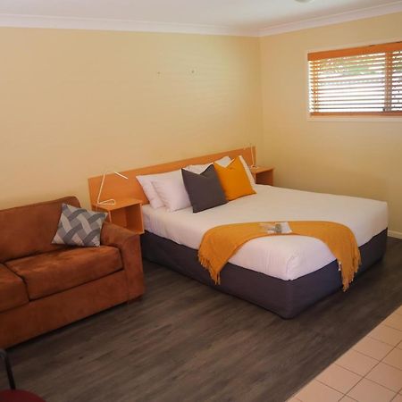 Country Roads Motor Inn Gayndah Buitenkant foto