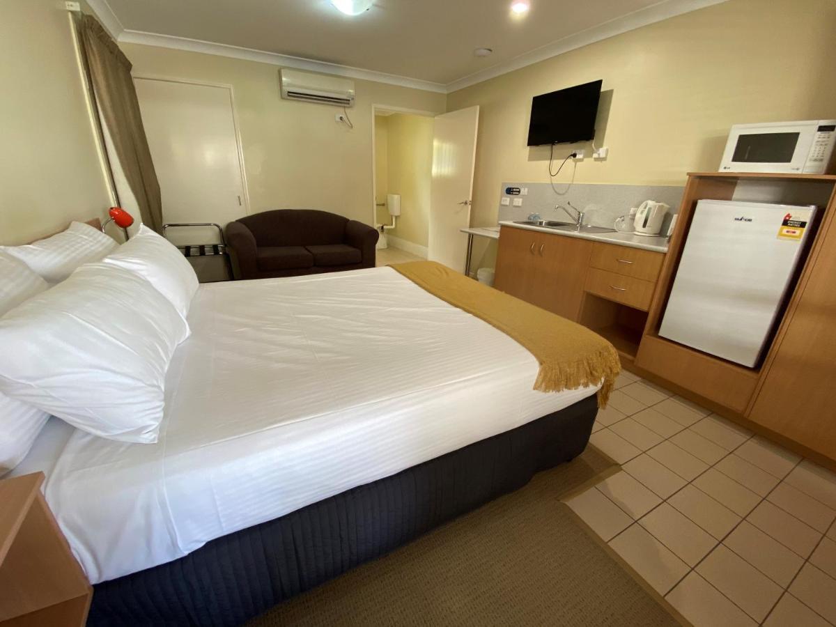 Country Roads Motor Inn Gayndah Buitenkant foto