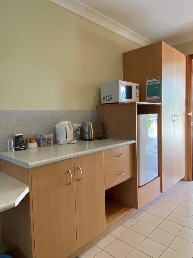 Country Roads Motor Inn Gayndah Buitenkant foto