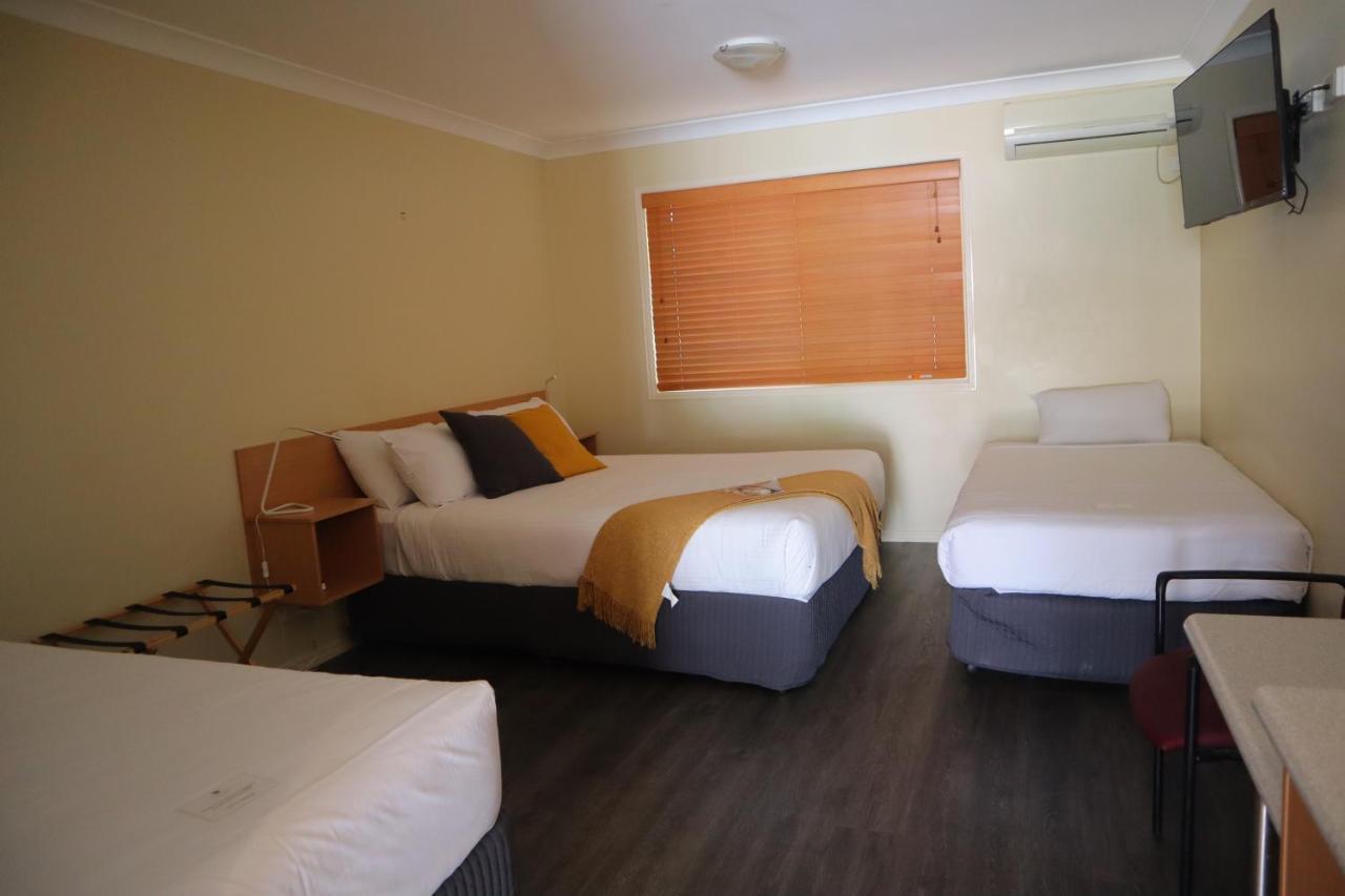 Country Roads Motor Inn Gayndah Buitenkant foto