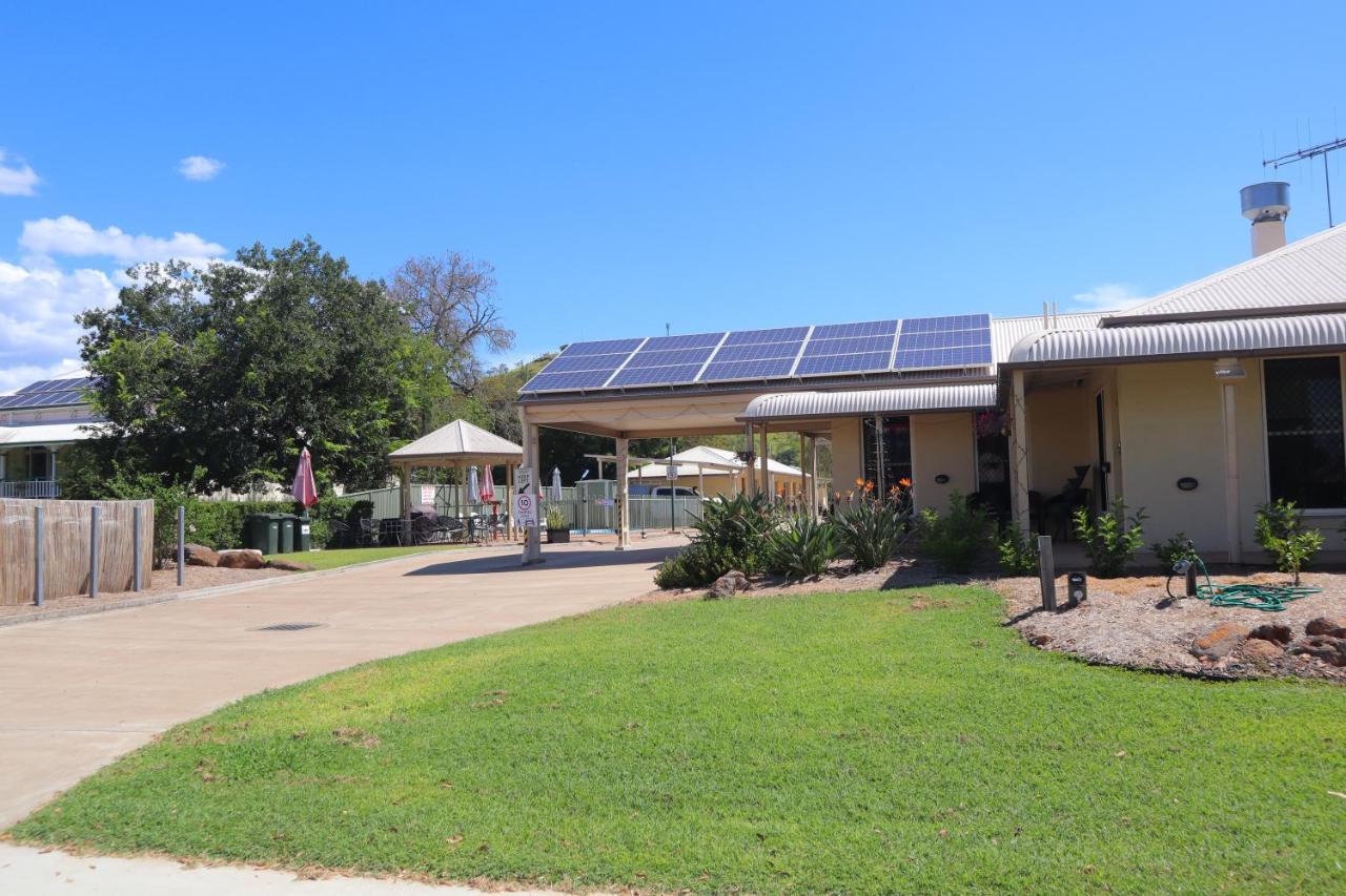 Country Roads Motor Inn Gayndah Buitenkant foto