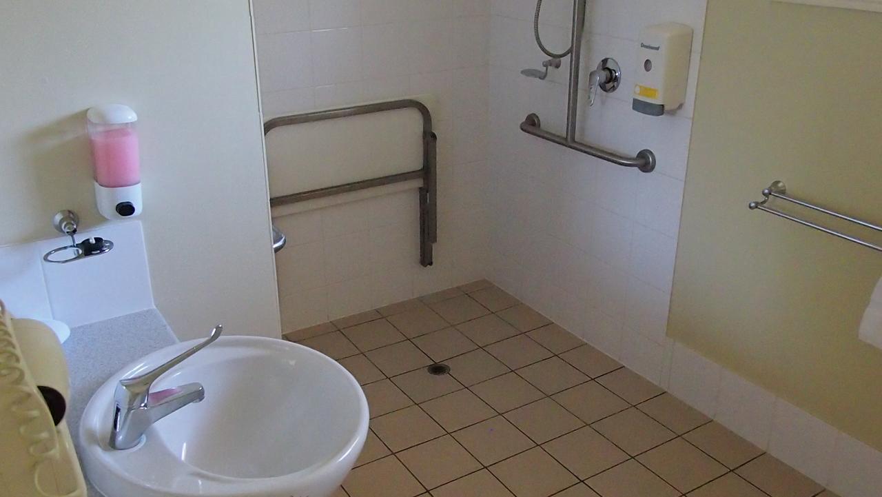 Country Roads Motor Inn Gayndah Buitenkant foto